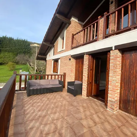 Country house Caserio Goitisolo, Piscina, Jacuzzi, Sauna Y Gimnasio En La Reserva De La Biosfera De Urdaibai