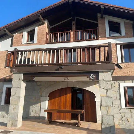 Country house Caserio Goitisolo, Piscina, Jacuzzi, Sauna Y Gimnasio En La Reserva De La Biosfera De Urdaibai